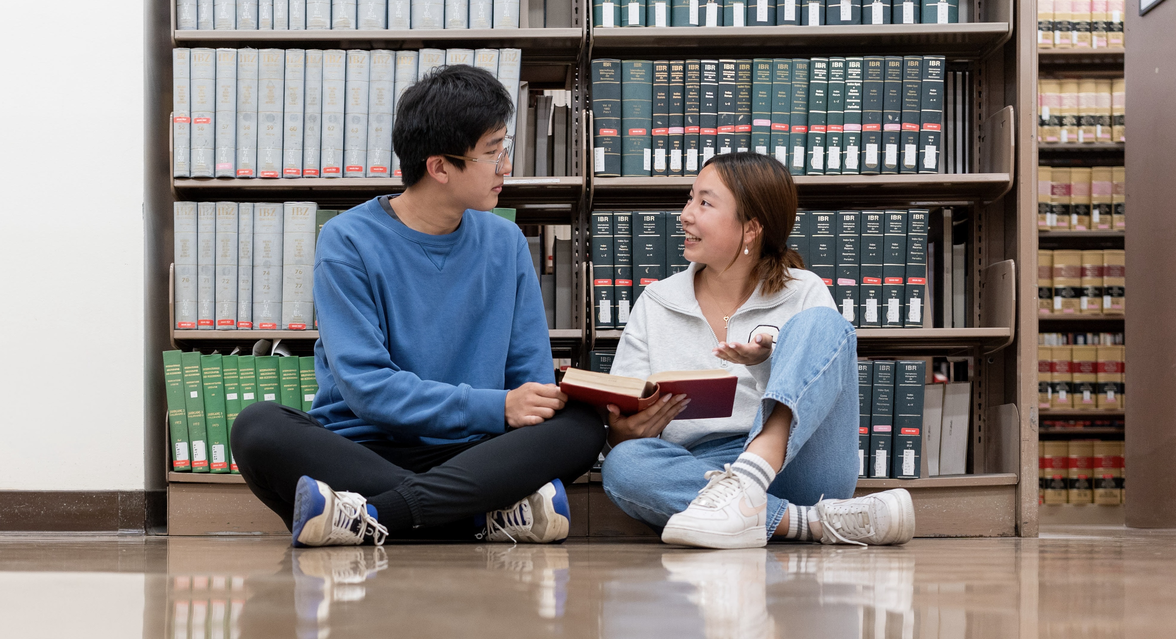 RMP students in the library